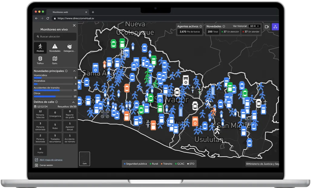 laptop con mapa